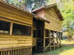 南神社の本殿