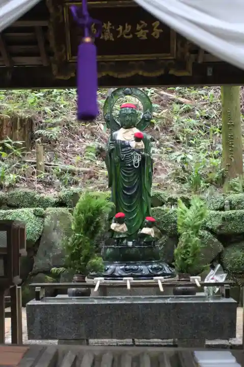 宝山寺奥之院(奈良県)