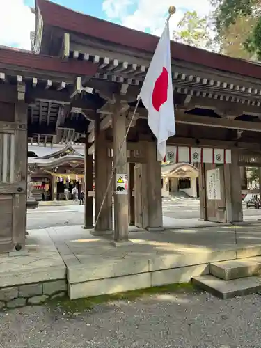 白山比咩神社の山門・神門