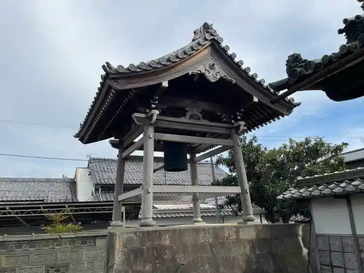 法雲寺の{uncategorized: "未分類", other: "その他", undefined: "問題あり", building: "その他建物", grave: "お墓", sacred_gate: "鳥居", guardian: "狛犬", statue: "像", buddha: "仏像", history: "歴史", nature: "自然", garden: "庭園", animal: "動物", pagoda: "塔", temizu: "手水舎", mountain_gate: "山門・神門", sanctuary: "本殿・本堂", subordinate: "末社・摂社", art: "芸術", scenery: "景色", jizo: "地蔵", ema: "絵馬", goshuin: "御朱印", omikuji: "おみくじ", items: "授与品その他", amulet: "お守り", goshuincho: "御朱印帳", eats: "食事", festival: "お祭り", votive_dance: "神楽", shichigosan: "七五三参", wedding: "結婚式", experience: "体験その他", initially: "初詣", around: "周辺", anti_infection: "感染症対策"}