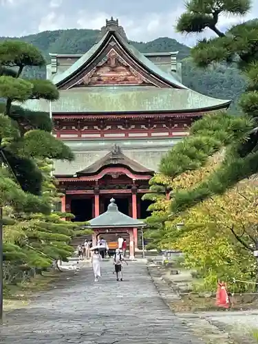 甲斐善光寺の本殿・本堂