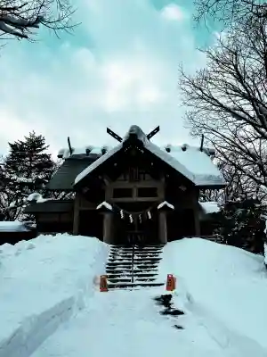 月寒神社の{uncategorized: "未分類", other: "その他", undefined: "問題あり", building: "その他建物", grave: "お墓", sacred_gate: "鳥居", guardian: "狛犬", statue: "像", buddha: "仏像", history: "歴史", nature: "自然", garden: "庭園", animal: "動物", pagoda: "塔", temizu: "手水舎", mountain_gate: "山門・神門", sanctuary: "本殿・本堂", subordinate: "末社・摂社", art: "芸術", scenery: "景色", jizo: "地蔵", ema: "絵馬", goshuin: "御朱印", omikuji: "おみくじ", items: "授与品その他", amulet: "お守り", goshuincho: "御朱印帳", eats: "食事", festival: "お祭り", votive_dance: "神楽", shichigosan: "七五三参", wedding: "結婚式", experience: "体験その他", initially: "初詣", around: "周辺", anti_infection: "感染症対策"}
