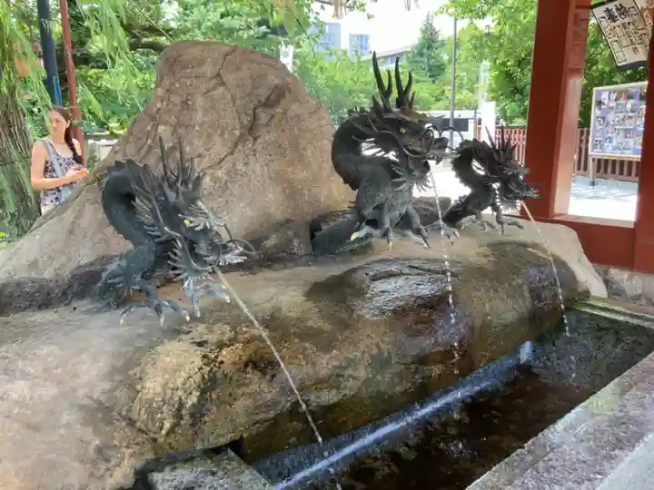浅草神社の手水舎