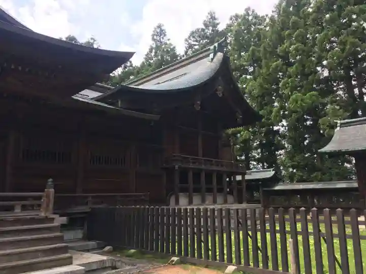上杉神社の本殿・本堂