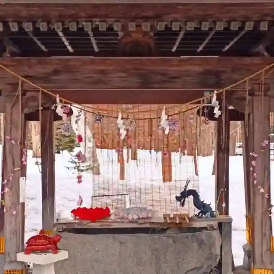 彌彦神社 (伊夜日子神社)の手水舎