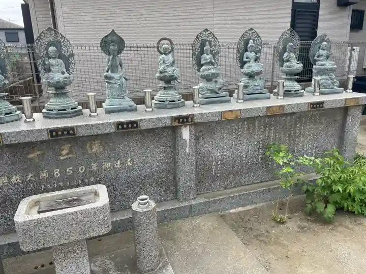多聞寺の{uncategorized: "未分類", other: "その他", undefined: "問題あり", building: "その他建物", grave: "お墓", sacred_gate: "鳥居", guardian: "狛犬", statue: "像", buddha: "仏像", history: "歴史", nature: "自然", garden: "庭園", animal: "動物", pagoda: "塔", temizu: "手水舎", mountain_gate: "山門・神門", sanctuary: "本殿・本堂", subordinate: "末社・摂社", art: "芸術", scenery: "景色", jizo: "地蔵", ema: "絵馬", goshuin: "御朱印", omikuji: "おみくじ", items: "授与品その他", amulet: "お守り", goshuincho: "御朱印帳", eats: "食事", festival: "お祭り", votive_dance: "神楽", shichigosan: "七五三参", wedding: "結婚式", experience: "体験その他", initially: "初詣", around: "周辺", anti_infection: "感染症対策"}
