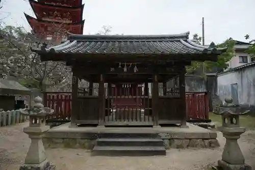 荒胡子神社の本殿