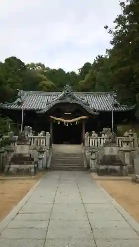 稲岡神社の{uncategorized: "未分類", other: "その他", undefined: "問題あり", building: "その他建物", grave: "お墓", sacred_gate: "鳥居", guardian: "狛犬", statue: "像", buddha: "仏像", history: "歴史", nature: "自然", garden: "庭園", animal: "動物", pagoda: "塔", temizu: "手水舎", mountain_gate: "山門・神門", sanctuary: "本殿・本堂", subordinate: "末社・摂社", art: "芸術", scenery: "景色", jizo: "地蔵", ema: "絵馬", goshuin: "御朱印", omikuji: "おみくじ", items: "授与品その他", amulet: "お守り", goshuincho: "御朱印帳", eats: "食事", festival: "お祭り", votive_dance: "神楽", shichigosan: "七五三参", wedding: "結婚式", experience: "体験その他", initially: "初詣", around: "周辺", anti_infection: "感染症対策"}