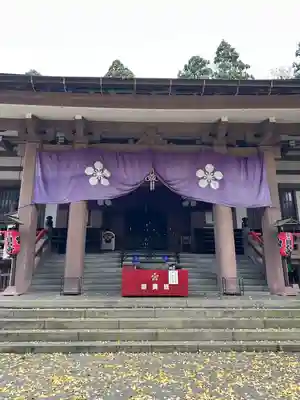 日石寺の本殿・本堂