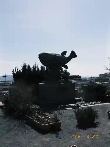 亀山八幡宮の{uncategorized: "未分類", other: "その他", undefined: "問題あり", building: "その他建物", grave: "お墓", sacred_gate: "鳥居", guardian: "狛犬", statue: "像", buddha: "仏像", history: "歴史", nature: "自然", garden: "庭園", animal: "動物", pagoda: "塔", temizu: "手水舎", mountain_gate: "山門・神門", sanctuary: "本殿・本堂", subordinate: "末社・摂社", art: "芸術", scenery: "景色", jizo: "地蔵", ema: "絵馬", goshuin: "御朱印", omikuji: "おみくじ", items: "授与品その他", amulet: "お守り", goshuincho: "御朱印帳", eats: "食事", festival: "お祭り", votive_dance: "神楽", shichigosan: "七五三参", wedding: "結婚式", experience: "体験その他", initially: "初詣", around: "周辺", anti_infection: "感染症対策"}