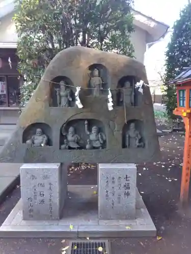 武蔵野神社の像