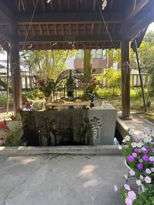若宮神明社の{uncategorized: "未分類", other: "その他", undefined: "問題あり", building: "その他建物", grave: "お墓", sacred_gate: "鳥居", guardian: "狛犬", statue: "像", buddha: "仏像", history: "歴史", nature: "自然", garden: "庭園", animal: "動物", pagoda: "塔", temizu: "手水舎", mountain_gate: "山門・神門", sanctuary: "本殿・本堂", subordinate: "末社・摂社", art: "芸術", scenery: "景色", jizo: "地蔵", ema: "絵馬", goshuin: "御朱印", omikuji: "おみくじ", items: "授与品その他", amulet: "お守り", goshuincho: "御朱印帳", eats: "食事", festival: "お祭り", votive_dance: "神楽", shichigosan: "七五三参", wedding: "結婚式", experience: "体験その他", initially: "初詣", around: "周辺", anti_infection: "感染症対策"}