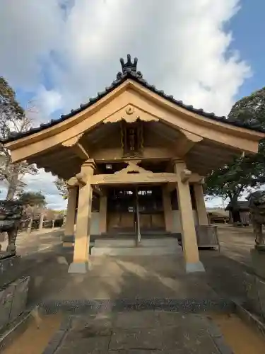 須賀神社の{uncategorized: "未分類", other: "その他", undefined: "問題あり", building: "その他建物", grave: "お墓", sacred_gate: "鳥居", guardian: "狛犬", statue: "像", buddha: "仏像", history: "歴史", nature: "自然", garden: "庭園", animal: "動物", pagoda: "塔", temizu: "手水舎", mountain_gate: "山門・神門", sanctuary: "本殿・本堂", subordinate: "末社・摂社", art: "芸術", scenery: "景色", jizo: "地蔵", ema: "絵馬", goshuin: "御朱印", omikuji: "おみくじ", items: "授与品その他", amulet: "お守り", goshuincho: "御朱印帳", eats: "食事", festival: "お祭り", votive_dance: "神楽", shichigosan: "七五三参", wedding: "結婚式", experience: "体験その他", initially: "初詣", around: "周辺", anti_infection: "感染症対策"}