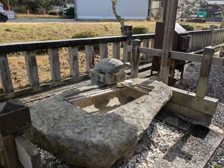 天満神社の{uncategorized: "未分類", other: "その他", undefined: "問題あり", building: "その他建物", grave: "お墓", sacred_gate: "鳥居", guardian: "狛犬", statue: "像", buddha: "仏像", history: "歴史", nature: "自然", garden: "庭園", animal: "動物", pagoda: "塔", temizu: "手水舎", mountain_gate: "山門・神門", sanctuary: "本殿・本堂", subordinate: "末社・摂社", art: "芸術", scenery: "景色", jizo: "地蔵", ema: "絵馬", goshuin: "御朱印", omikuji: "おみくじ", items: "授与品その他", amulet: "お守り", goshuincho: "御朱印帳", eats: "食事", festival: "お祭り", votive_dance: "神楽", shichigosan: "七五三参", wedding: "結婚式", experience: "体験その他", initially: "初詣", around: "周辺", anti_infection: "感染症対策"}