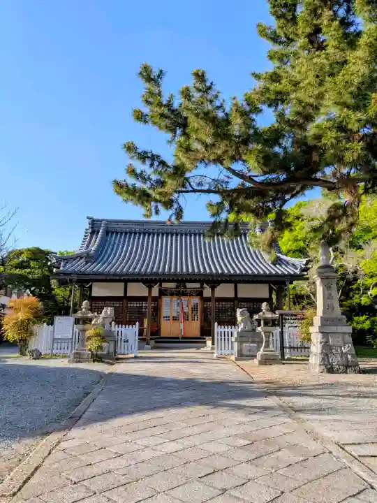久々知須佐男神社の{uncategorized: "未分類", other: "その他", undefined: "問題あり", building: "その他建物", grave: "お墓", sacred_gate: "鳥居", guardian: "狛犬", statue: "像", buddha: "仏像", history: "歴史", nature: "自然", garden: "庭園", animal: "動物", pagoda: "塔", temizu: "手水舎", mountain_gate: "山門・神門", sanctuary: "本殿・本堂", subordinate: "末社・摂社", art: "芸術", scenery: "景色", jizo: "地蔵", ema: "絵馬", goshuin: "御朱印", omikuji: "おみくじ", items: "授与品その他", amulet: "お守り", goshuincho: "御朱印帳", eats: "食事", festival: "お祭り", votive_dance: "神楽", shichigosan: "七五三参", wedding: "結婚式", experience: "体験その他", initially: "初詣", around: "周辺", anti_infection: "感染症対策"}