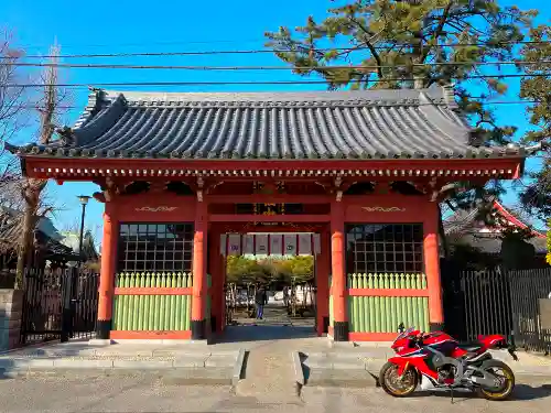 善養寺の山門