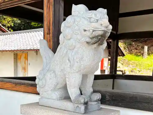 男山八幡宮の狛犬