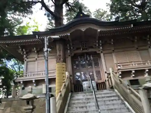 立里荒神社の本殿