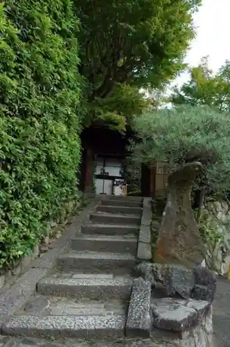 金福寺の建物その他