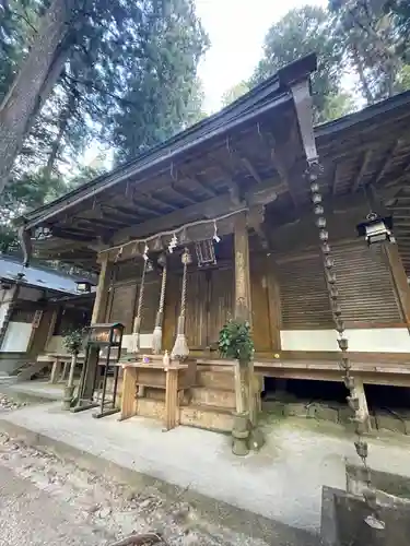 室生龍穴神社の本殿・本堂