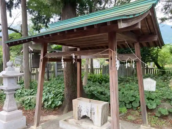 土居神社の手水舎