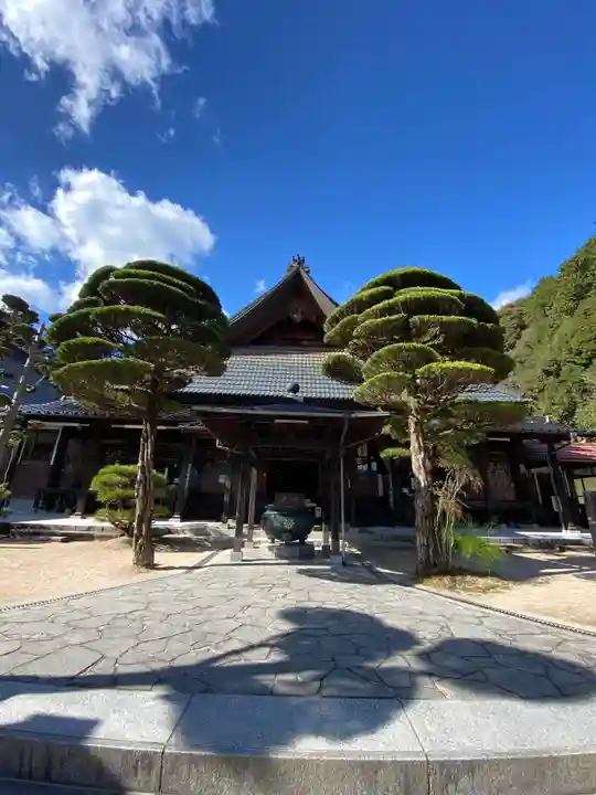 瑠璃光寺の本殿・本堂