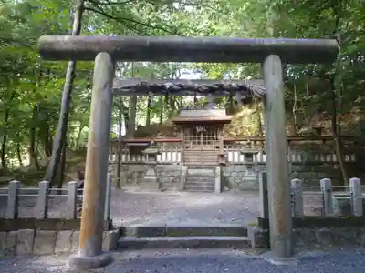 敢國神社の末社・摂社