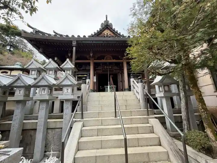 玉蔵院の{uncategorized: "未分類", other: "その他", undefined: "問題あり", building: "その他建物", grave: "お墓", sacred_gate: "鳥居", guardian: "狛犬", statue: "像", buddha: "仏像", history: "歴史", nature: "自然", garden: "庭園", animal: "動物", pagoda: "塔", temizu: "手水舎", mountain_gate: "山門・神門", sanctuary: "本殿・本堂", subordinate: "末社・摂社", art: "芸術", scenery: "景色", jizo: "地蔵", ema: "絵馬", goshuin: "御朱印", omikuji: "おみくじ", items: "授与品その他", amulet: "お守り", goshuincho: "御朱印帳", eats: "食事", festival: "お祭り", votive_dance: "神楽", shichigosan: "七五三参", wedding: "結婚式", experience: "体験その他", initially: "初詣", around: "周辺", anti_infection: "感染症対策"}