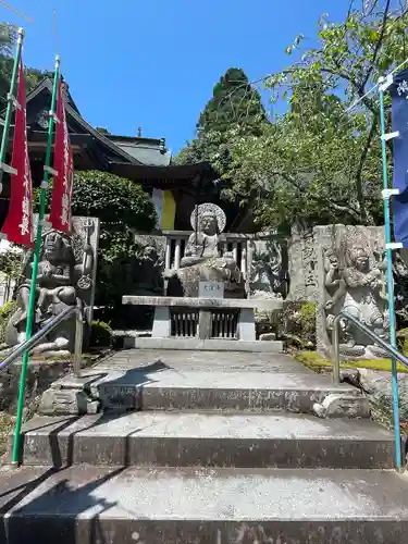 大窪寺の像