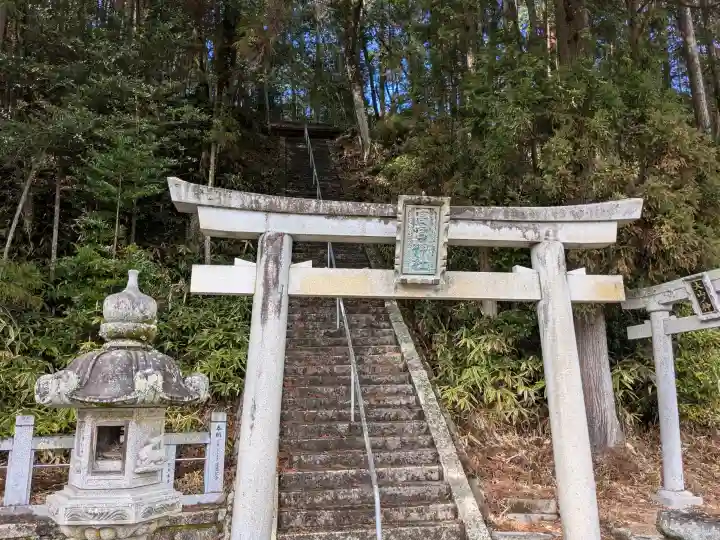 天満神社の{uncategorized: "未分類", other: "その他", undefined: "問題あり", building: "その他建物", grave: "お墓", sacred_gate: "鳥居", guardian: "狛犬", statue: "像", buddha: "仏像", history: "歴史", nature: "自然", garden: "庭園", animal: "動物", pagoda: "塔", temizu: "手水舎", mountain_gate: "山門・神門", sanctuary: "本殿・本堂", subordinate: "末社・摂社", art: "芸術", scenery: "景色", jizo: "地蔵", ema: "絵馬", goshuin: "御朱印", omikuji: "おみくじ", items: "授与品その他", amulet: "お守り", goshuincho: "御朱印帳", eats: "食事", festival: "お祭り", votive_dance: "神楽", shichigosan: "七五三参", wedding: "結婚式", experience: "体験その他", initially: "初詣", around: "周辺", anti_infection: "感染症対策"}