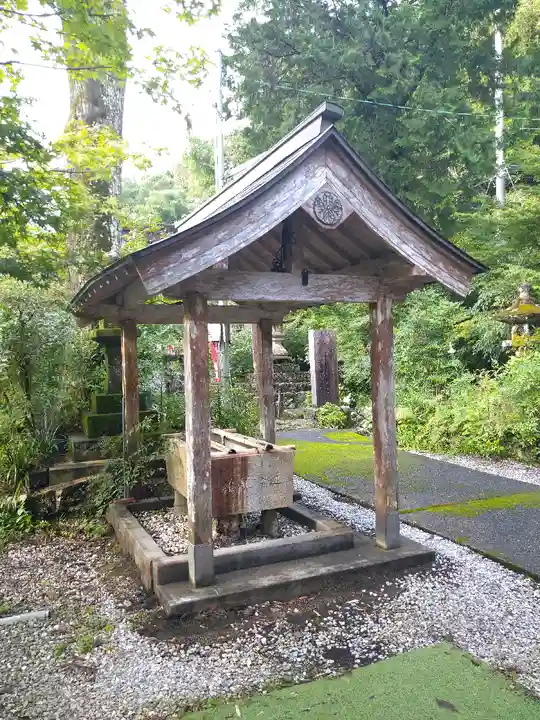 荒倉神社の手水舎