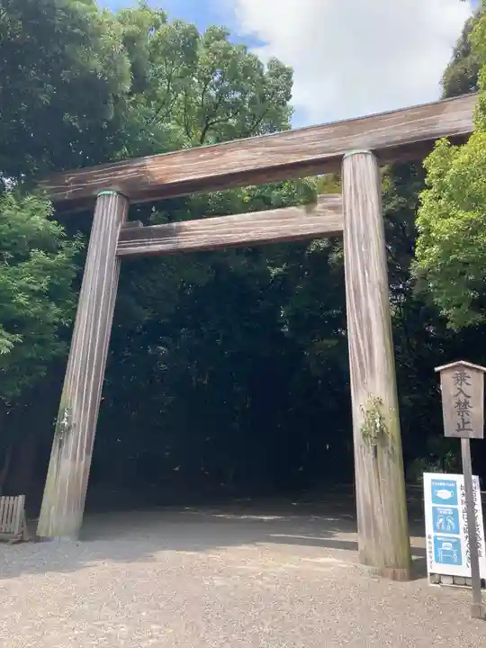 熱田神宮の鳥居