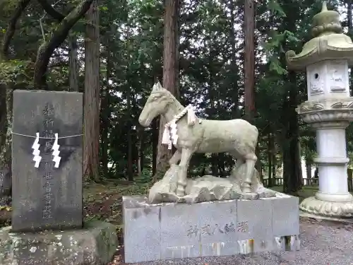 冨士御室浅間神社の像