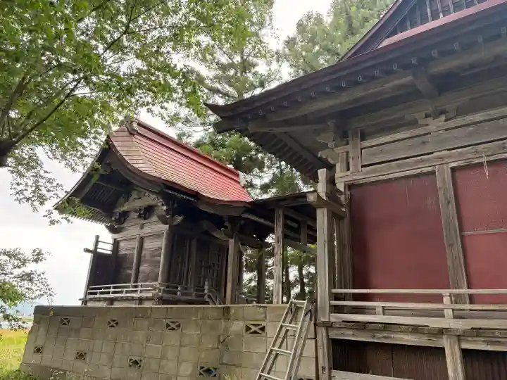 貴船神社の{uncategorized: "未分類", other: "その他", undefined: "問題あり", building: "その他建物", grave: "お墓", sacred_gate: "鳥居", guardian: "狛犬", statue: "像", buddha: "仏像", history: "歴史", nature: "自然", garden: "庭園", animal: "動物", pagoda: "塔", temizu: "手水舎", mountain_gate: "山門・神門", sanctuary: "本殿・本堂", subordinate: "末社・摂社", art: "芸術", scenery: "景色", jizo: "地蔵", ema: "絵馬", goshuin: "御朱印", omikuji: "おみくじ", items: "授与品その他", amulet: "お守り", goshuincho: "御朱印帳", eats: "食事", festival: "お祭り", votive_dance: "神楽", shichigosan: "七五三参", wedding: "結婚式", experience: "体験その他", initially: "初詣", around: "周辺", anti_infection: "感染症対策"}