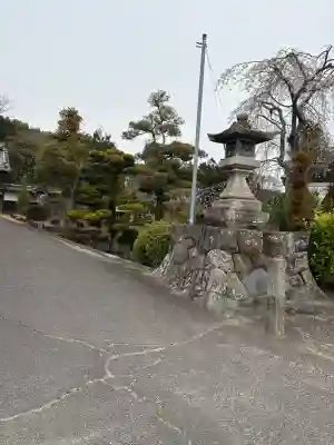 華蔵寺の{uncategorized: "未分類", other: "その他", undefined: "問題あり", building: "その他建物", grave: "お墓", sacred_gate: "鳥居", guardian: "狛犬", statue: "像", buddha: "仏像", history: "歴史", nature: "自然", garden: "庭園", animal: "動物", pagoda: "塔", temizu: "手水舎", mountain_gate: "山門・神門", sanctuary: "本殿・本堂", subordinate: "末社・摂社", art: "芸術", scenery: "景色", jizo: "地蔵", ema: "絵馬", goshuin: "御朱印", omikuji: "おみくじ", items: "授与品その他", amulet: "お守り", goshuincho: "御朱印帳", eats: "食事", festival: "お祭り", votive_dance: "神楽", shichigosan: "七五三参", wedding: "結婚式", experience: "体験その他", initially: "初詣", around: "周辺", anti_infection: "感染症対策"}