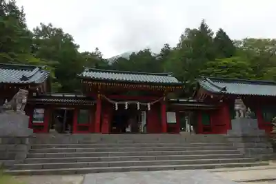 日光二荒山神社中宮祠の山門・神門