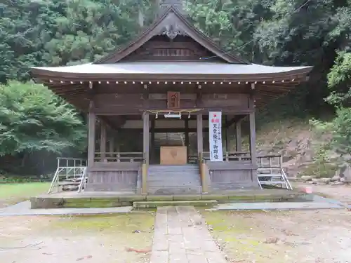 守山八幡宮の本殿