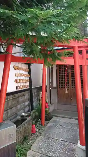 宗四郎稲荷大明神の本殿・本堂