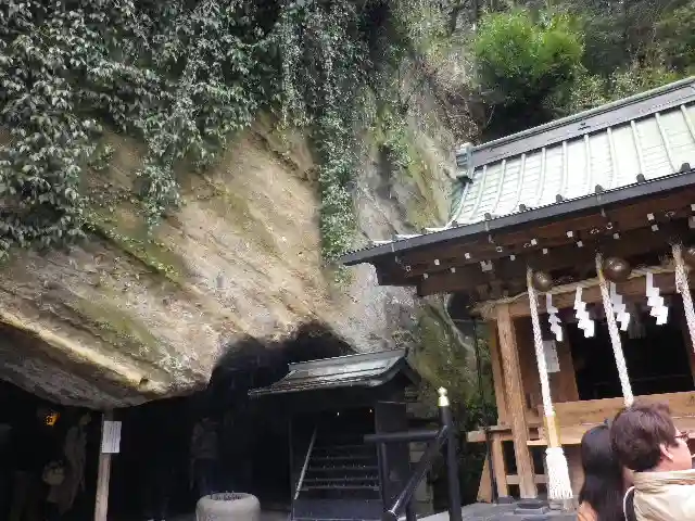 銭洗弁財天宇賀福神社の本殿・本堂