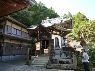 青岸渡寺の本殿・本堂