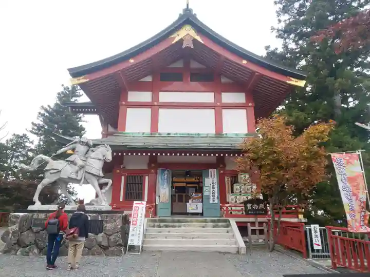 武蔵御嶽神社の本殿・本堂