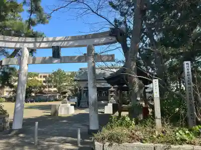 諏訪神社の{uncategorized: "未分類", other: "その他", undefined: "問題あり", building: "その他建物", grave: "お墓", sacred_gate: "鳥居", guardian: "狛犬", statue: "像", buddha: "仏像", history: "歴史", nature: "自然", garden: "庭園", animal: "動物", pagoda: "塔", temizu: "手水舎", mountain_gate: "山門・神門", sanctuary: "本殿・本堂", subordinate: "末社・摂社", art: "芸術", scenery: "景色", jizo: "地蔵", ema: "絵馬", goshuin: "御朱印", omikuji: "おみくじ", items: "授与品その他", amulet: "お守り", goshuincho: "御朱印帳", eats: "食事", festival: "お祭り", votive_dance: "神楽", shichigosan: "七五三参", wedding: "結婚式", experience: "体験その他", initially: "初詣", around: "周辺", anti_infection: "感染症対策"}