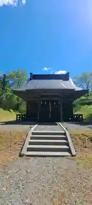 熊野神社の{uncategorized: "未分類", other: "その他", undefined: "問題あり", building: "その他建物", grave: "お墓", sacred_gate: "鳥居", guardian: "狛犬", statue: "像", buddha: "仏像", history: "歴史", nature: "自然", garden: "庭園", animal: "動物", pagoda: "塔", temizu: "手水舎", mountain_gate: "山門・神門", sanctuary: "本殿・本堂", subordinate: "末社・摂社", art: "芸術", scenery: "景色", jizo: "地蔵", ema: "絵馬", goshuin: "御朱印", omikuji: "おみくじ", items: "授与品その他", amulet: "お守り", goshuincho: "御朱印帳", eats: "食事", festival: "お祭り", votive_dance: "神楽", shichigosan: "七五三参", wedding: "結婚式", experience: "体験その他", initially: "初詣", around: "周辺", anti_infection: "感染症対策"}