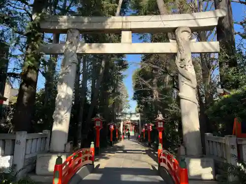 馬橋稲荷神社の{uncategorized: "未分類", other: "その他", undefined: "問題あり", building: "その他建物", grave: "お墓", sacred_gate: "鳥居", guardian: "狛犬", statue: "像", buddha: "仏像", history: "歴史", nature: "自然", garden: "庭園", animal: "動物", pagoda: "塔", temizu: "手水舎", mountain_gate: "山門・神門", sanctuary: "本殿・本堂", subordinate: "末社・摂社", art: "芸術", scenery: "景色", jizo: "地蔵", ema: "絵馬", goshuin: "御朱印", omikuji: "おみくじ", items: "授与品その他", amulet: "お守り", goshuincho: "御朱印帳", eats: "食事", festival: "お祭り", votive_dance: "神楽", shichigosan: "七五三参", wedding: "結婚式", experience: "体験その他", initially: "初詣", around: "周辺", anti_infection: "感染症対策"}