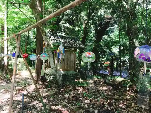 目の霊山　油山寺の末社