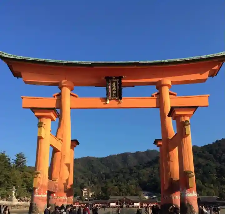 厳島神社の鳥居