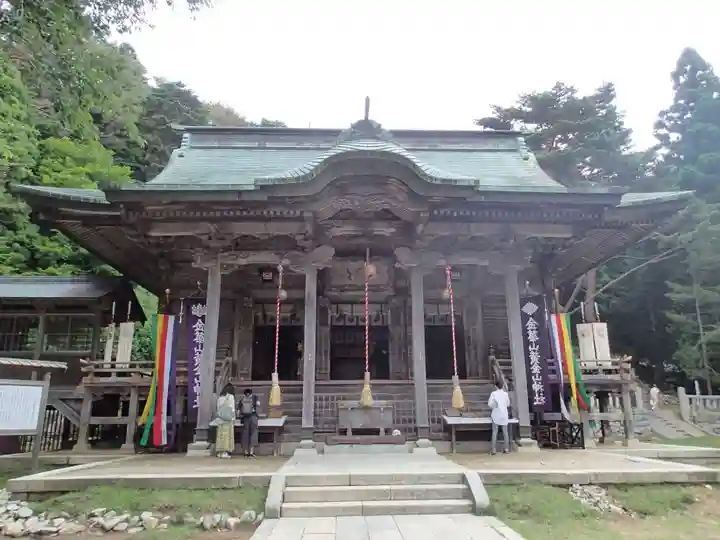 金華山黄金山神社の本殿・本堂