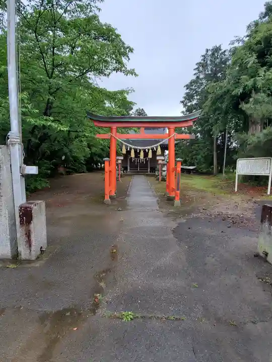 間中稲荷神社の鳥居