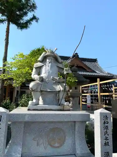 總社 和田八幡宮の像