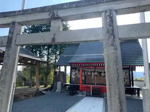 六日市場浅間神社の鳥居